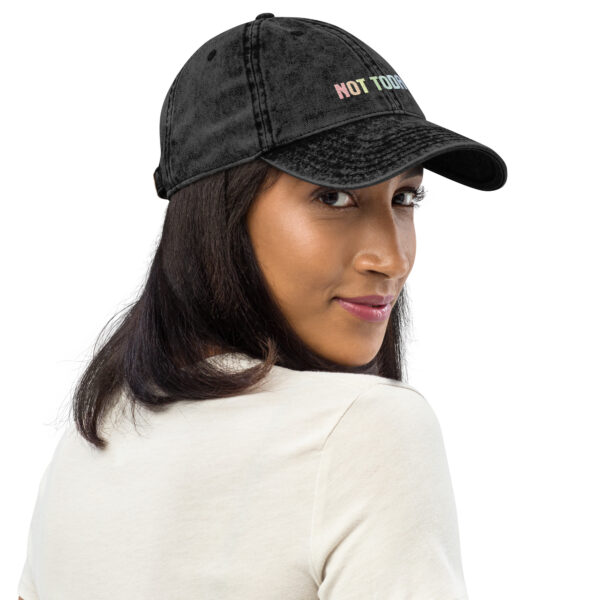 vintage-cap-black-right-front